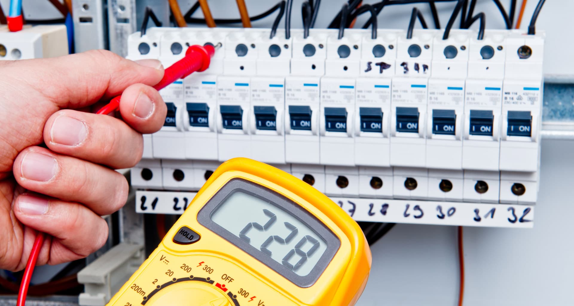 Montajes eléctricos en A Coruña